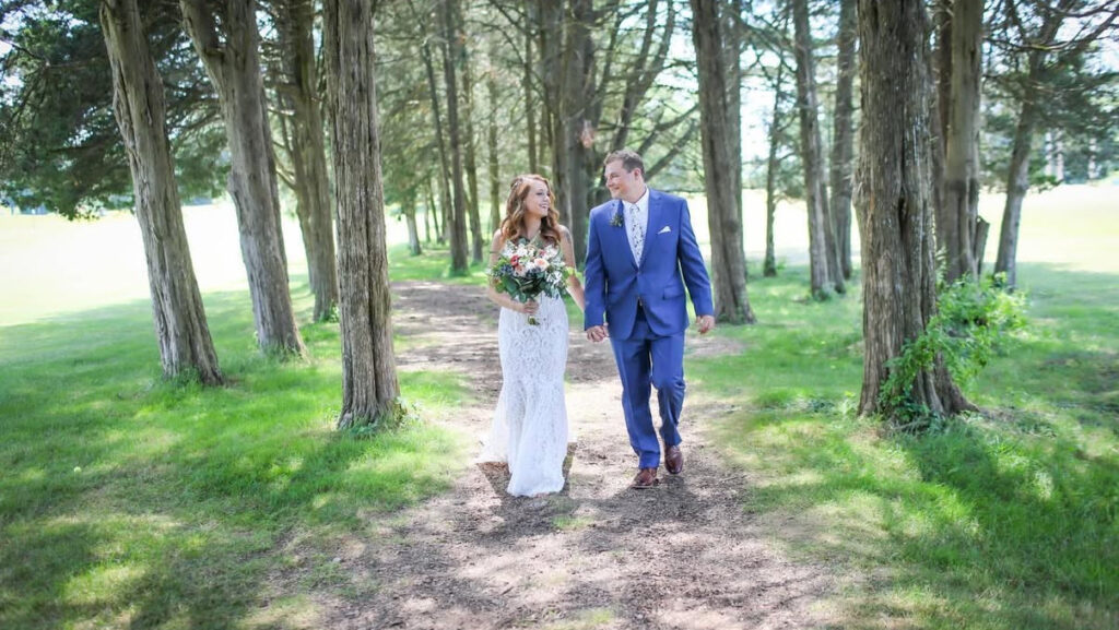 Browse our gallery to see real Kingston weddings, banquets and parties.
